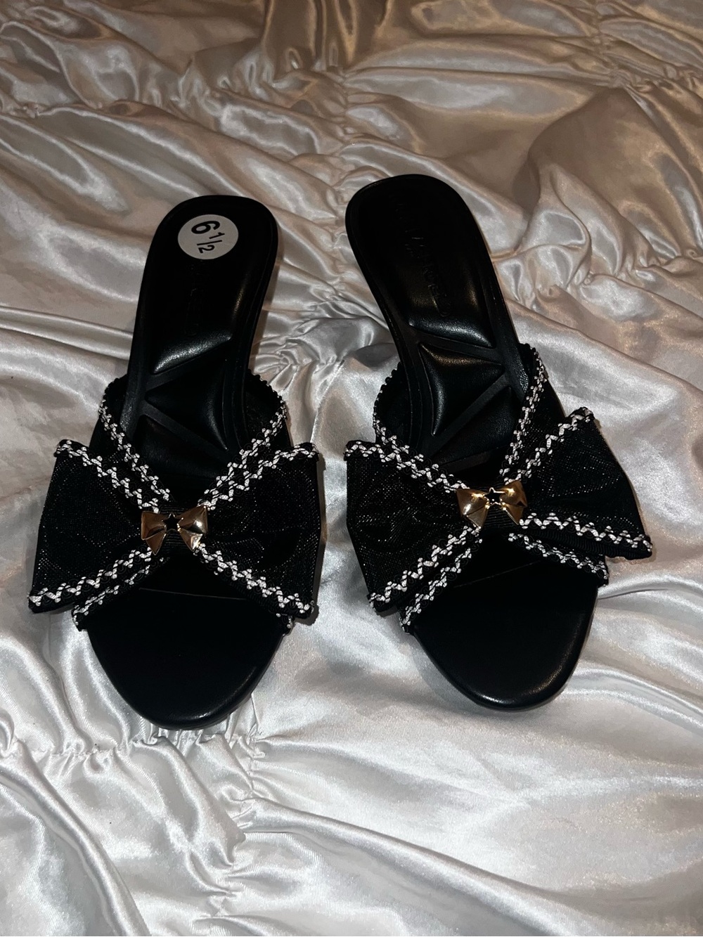 black Karl Lagerfeld Paris Damina bow Slip-On Dress Sandals